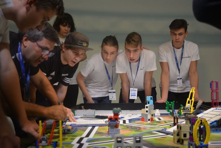 FLL (First Lego League) Robotverseny - Debrecen